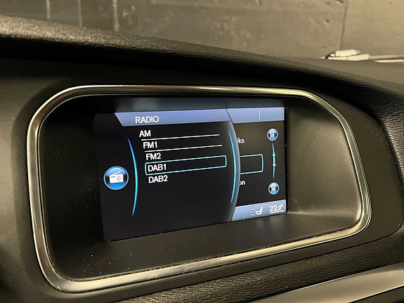 Volvo V40 27 of 30