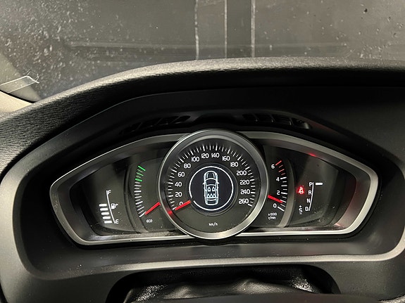 Volvo V40 23 of 30