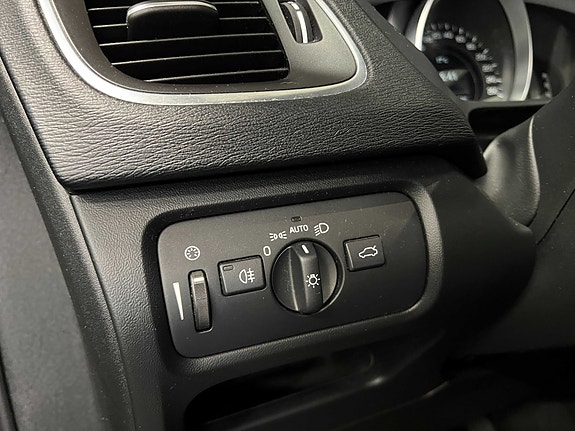 Volvo V40 22 of 30