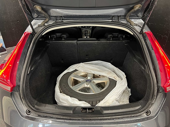 Volvo V40 7 of 30