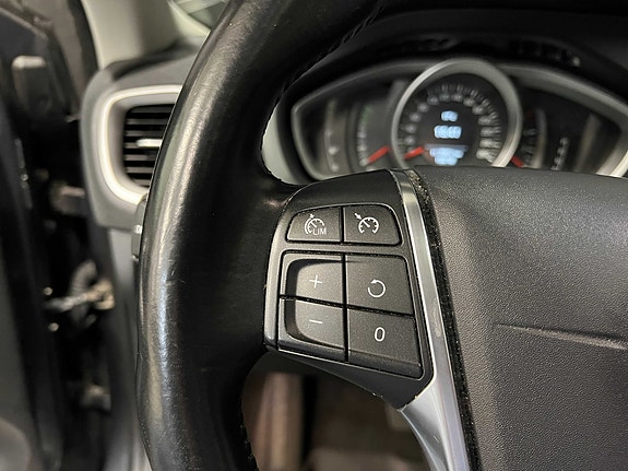 Volvo V40 19 of 30