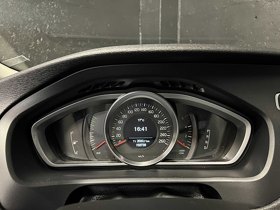 Volvo V40 21 of 30