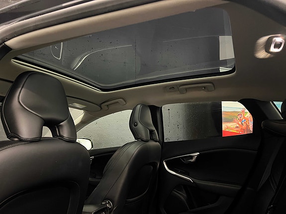 Volvo V40 16 of 30