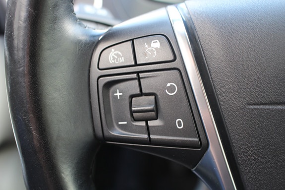 Volvo V40 9 of 13