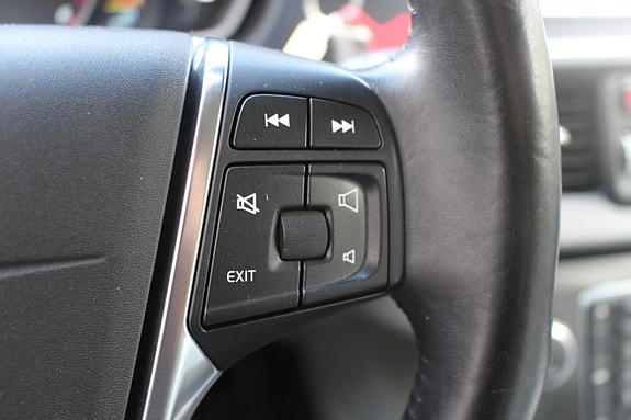 Volvo V40 10 of 13