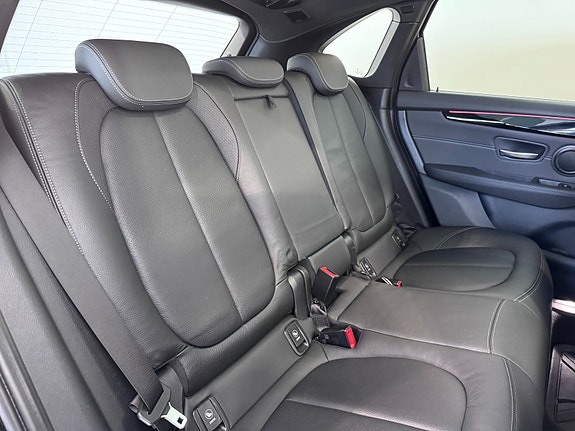 BMW 225xe 25 of 30