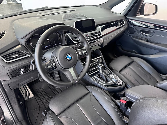 BMW 225xe 12 of 30