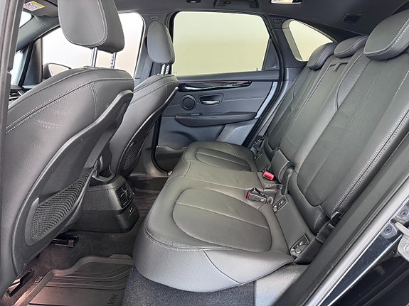 BMW 225xe 20 of 30
