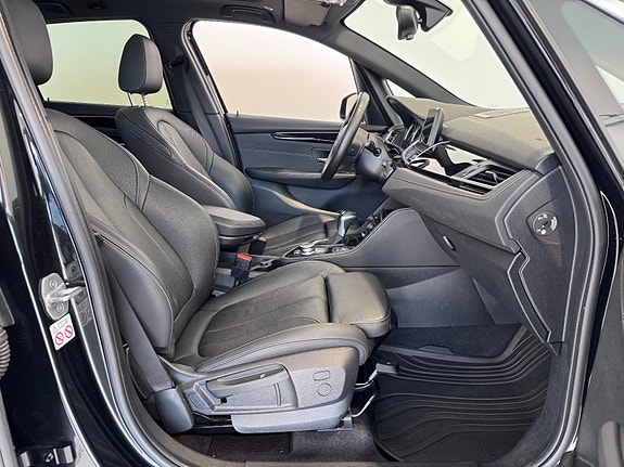 BMW 225xe 18 of 30