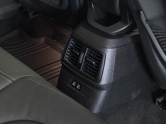 BMW 225xe 26 of 30