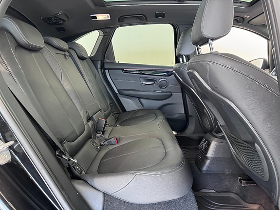 BMW 225xe 23 of 30