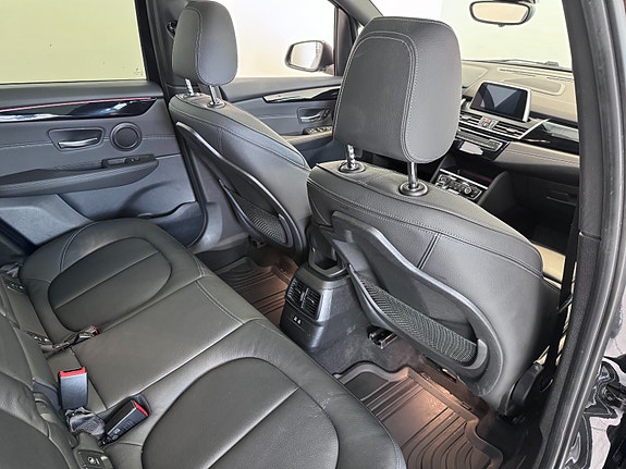 BMW 225xe 24 of 30