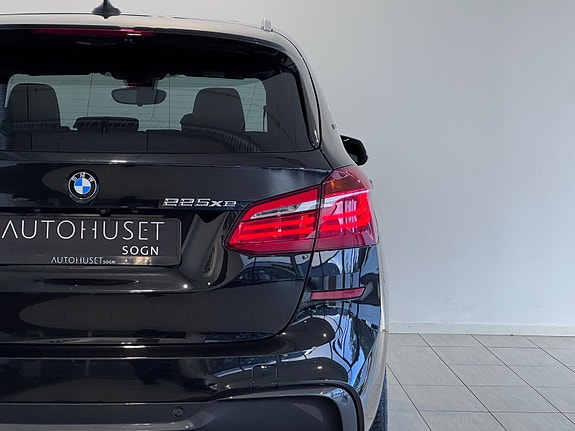 BMW 225xe 9 of 30
