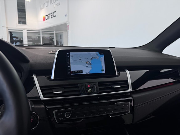 BMW 225xe 30 of 30