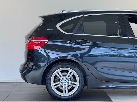 BMW 225xe 11 of 30