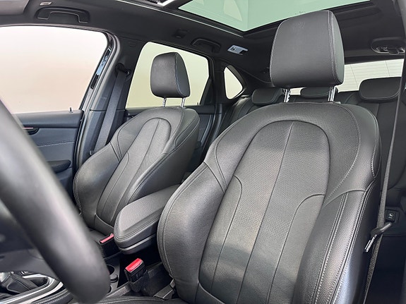 BMW 225xe 13 of 30