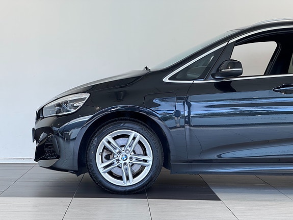 BMW 225xe 5 of 30