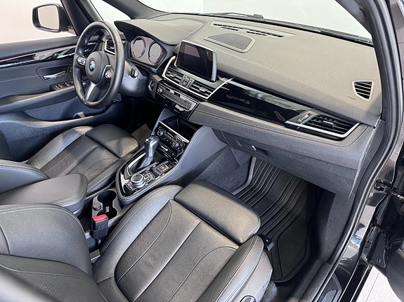 BMW 225xe 16 of 30
