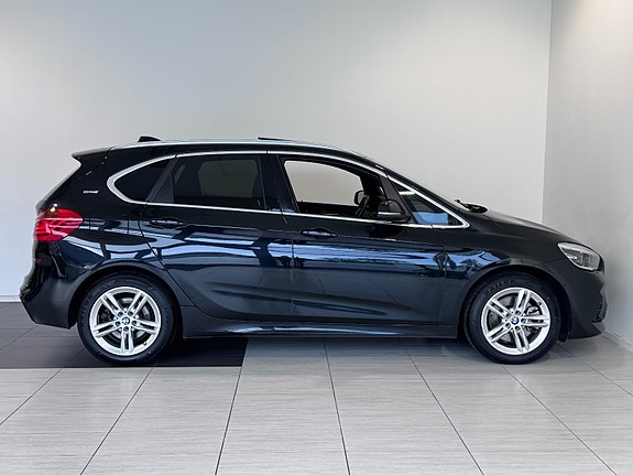 BMW 225xe 10 of 30