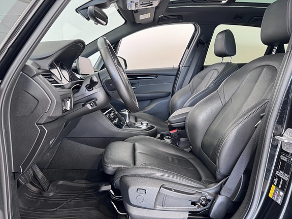 BMW 225xe 14 of 30