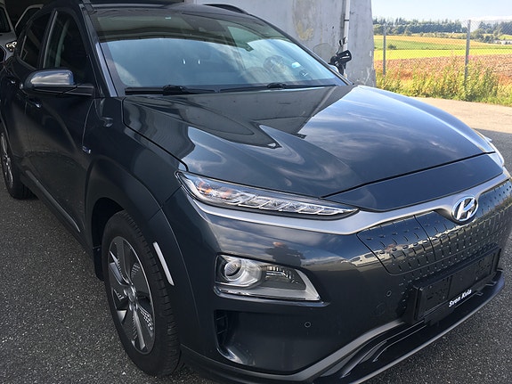 Hyundai Kona 2 of 10