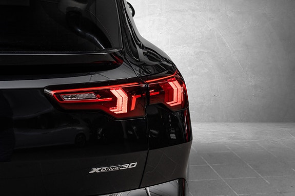 BMW iX2 9 of 30