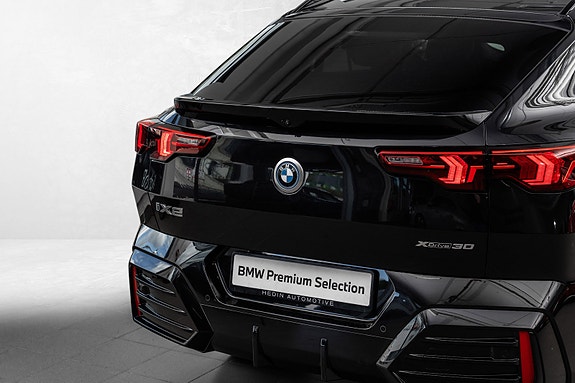 BMW iX2 7 of 30