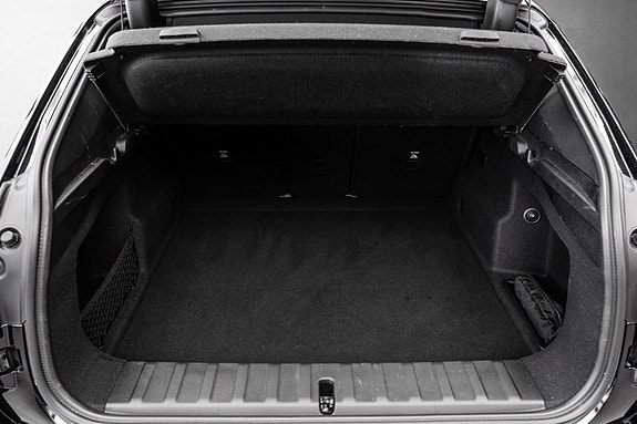 BMW iX2 27 of 30