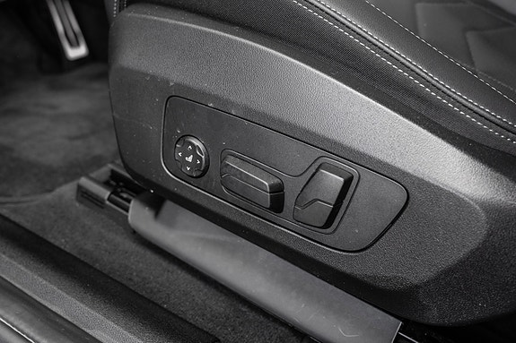 BMW iX2 14 of 30