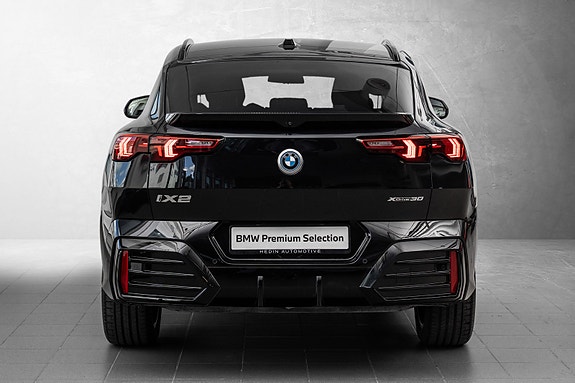 BMW iX2 8 of 30