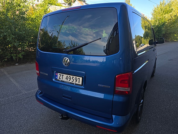 Volkswagen Multivan 9 of 30