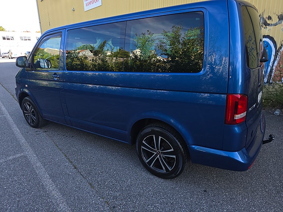 Volkswagen Multivan 6 of 30