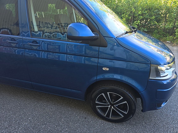 Volkswagen Multivan 14 of 30