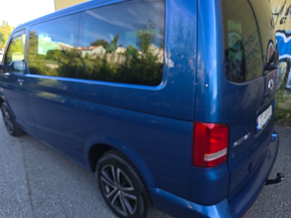 Volkswagen Multivan 8 of 30