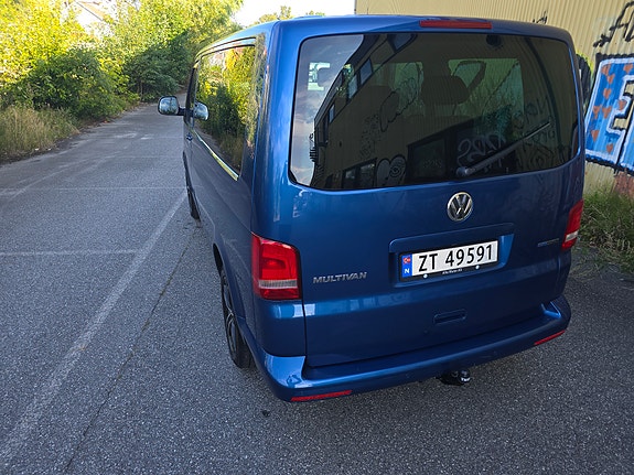 Volkswagen Multivan 28 of 30