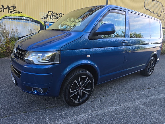 Volkswagen Multivan 21 of 30