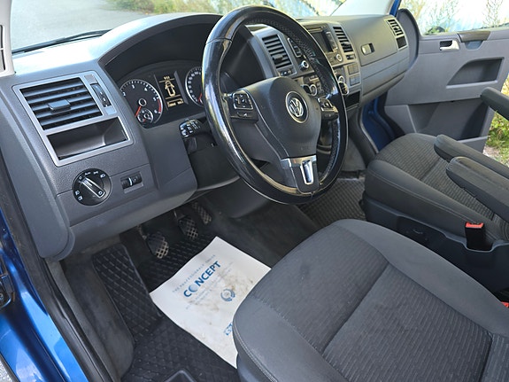 Volkswagen Multivan 30 of 30
