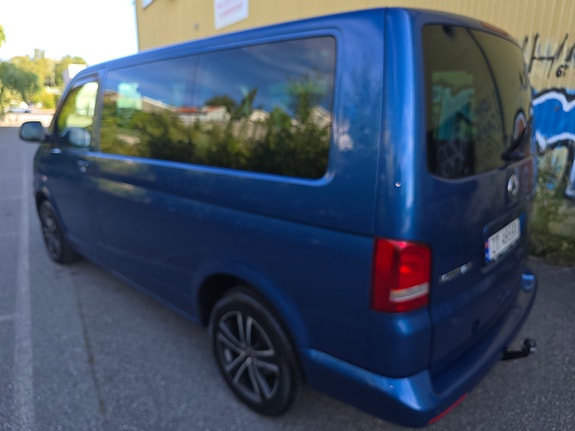 Volkswagen Multivan 27 of 30