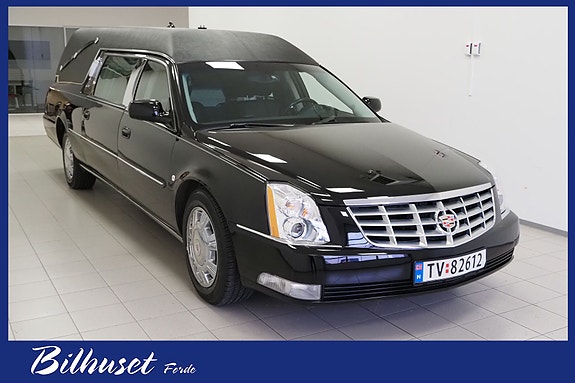 Cadillac DTS 4 of 30
