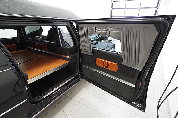 Cadillac DTS 8 of 30