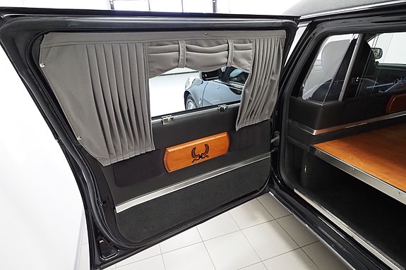 Cadillac DTS 15 of 30