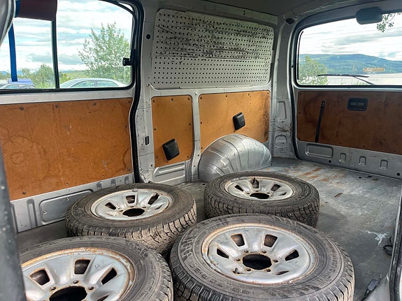 Toyota HiAce 10 of 11