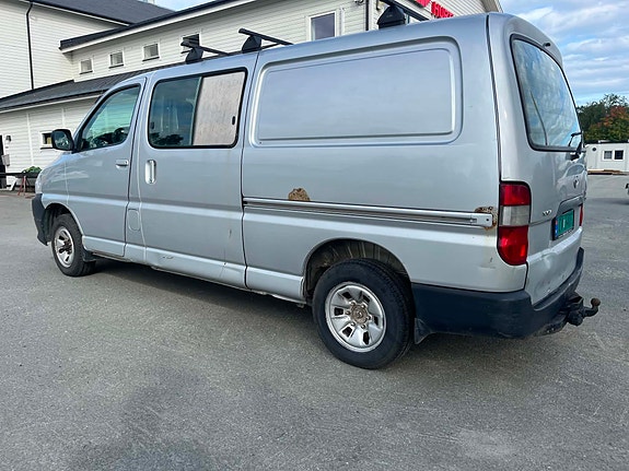Toyota HiAce 5 of 11
