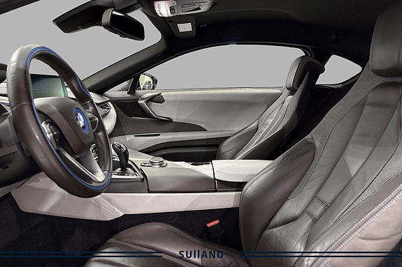 BMW i8 10 of 24