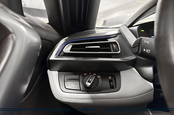 BMW i8 21 of 24