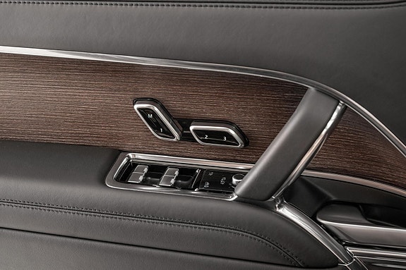 Land Rover Range Rover 14 of 30