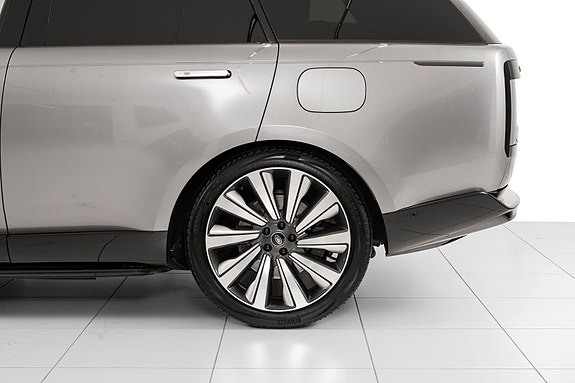 Land Rover Range Rover 11 of 30