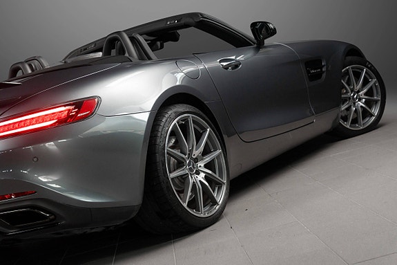Mercedes-Benz AMG GT Roadster 13 of 30