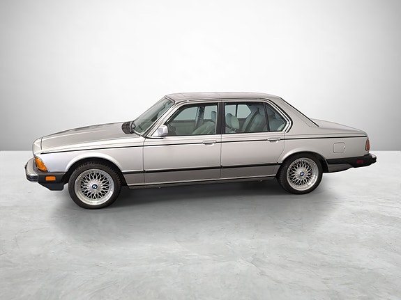 BMW 735i 12 of 30