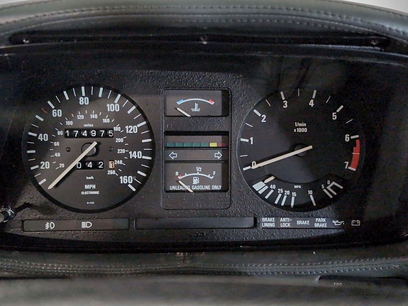 BMW 735i 17 of 30